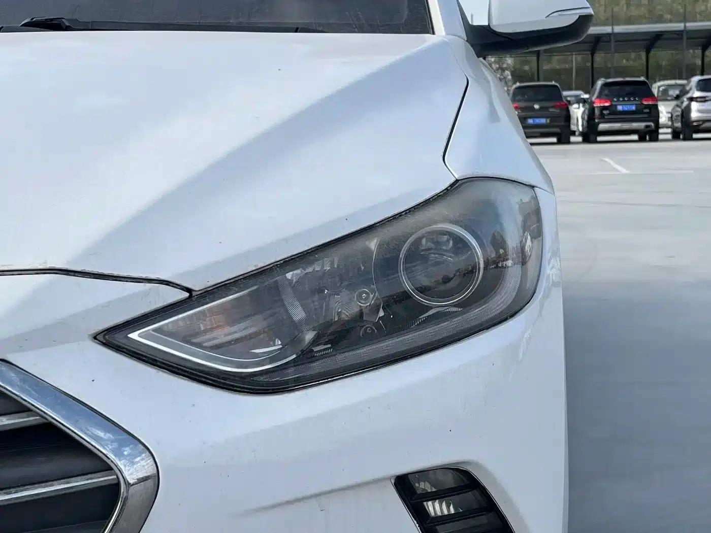 Hyundai Elantra 2016 1.6L Automatic Smart Elite Edition — миниатюра 5