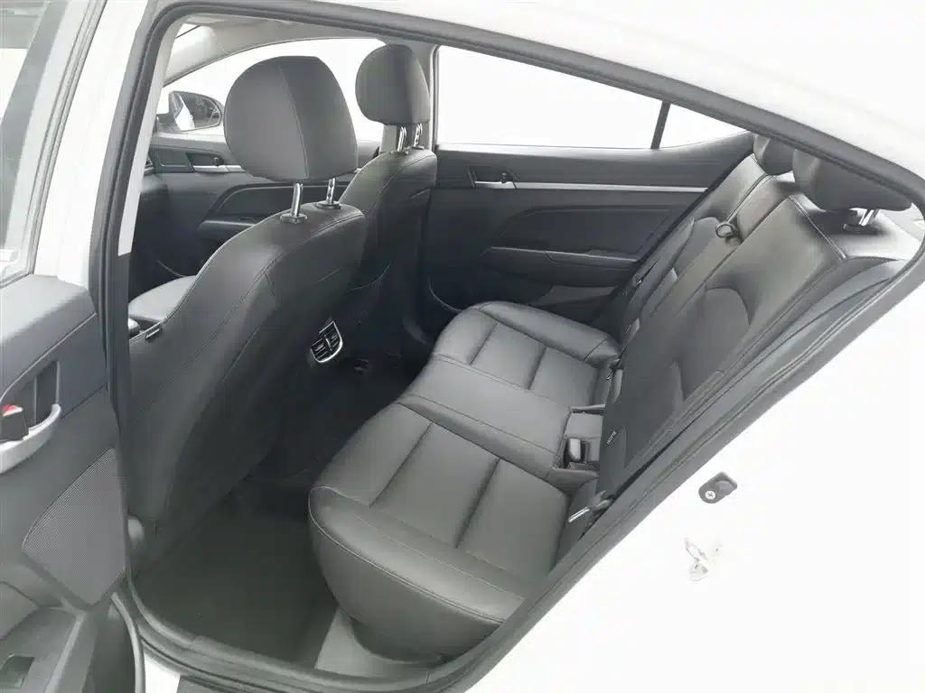 Hyundai Elantra 2019 1.5L CVT Smart Luxury Edition — миниатюра 15