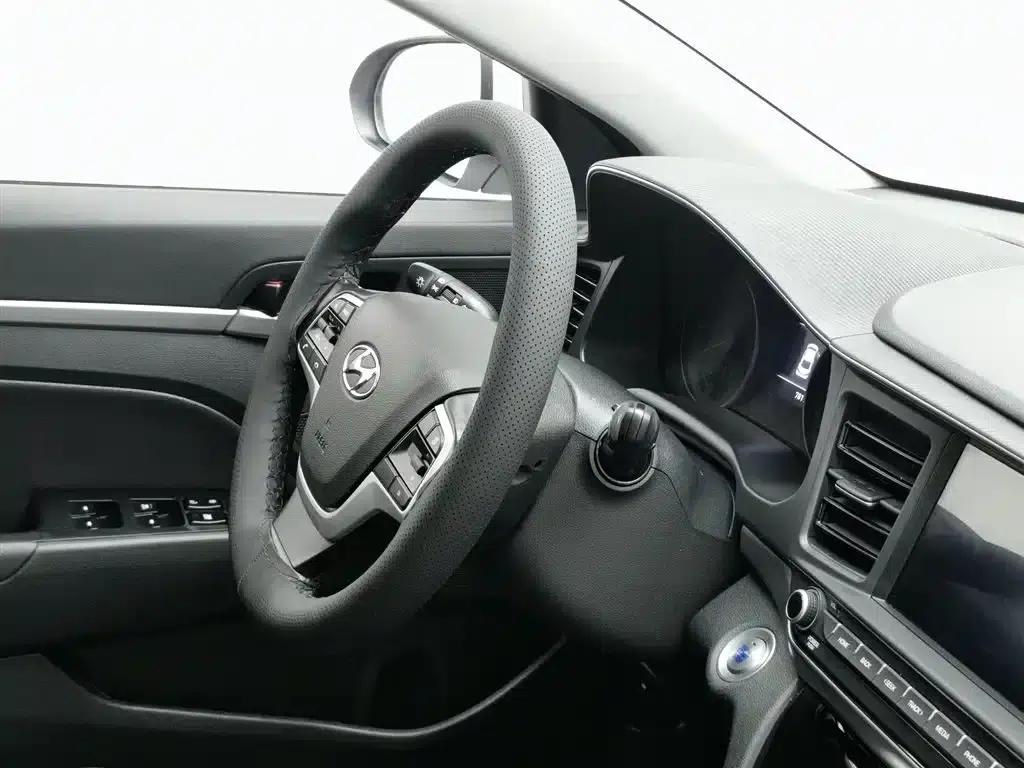 Hyundai Elantra 2019 1.5L CVT Smart Luxury Edition — миниатюра 22