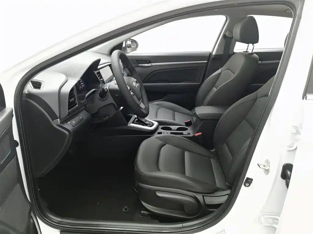 Hyundai Elantra 2019 1.5L CVT Smart Luxury Edition — миниатюра 10