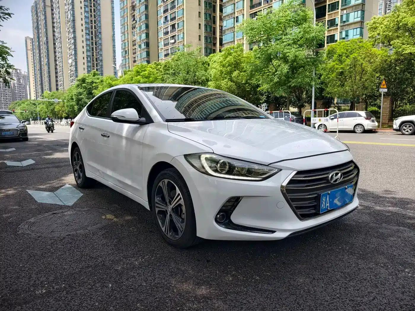 Hyundai Elantra 2018 1.4T Dual-Clutch Dynamic & Vitality Edition — миниатюра 2