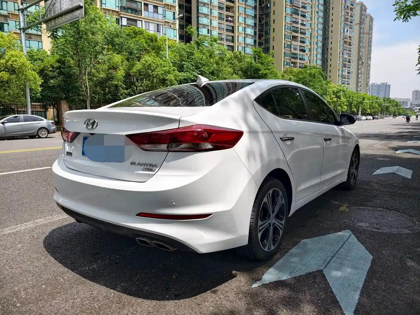 Hyundai Elantra 2018 1.4T Dual-Clutch Dynamic & Vitality Edition — миниатюра 4