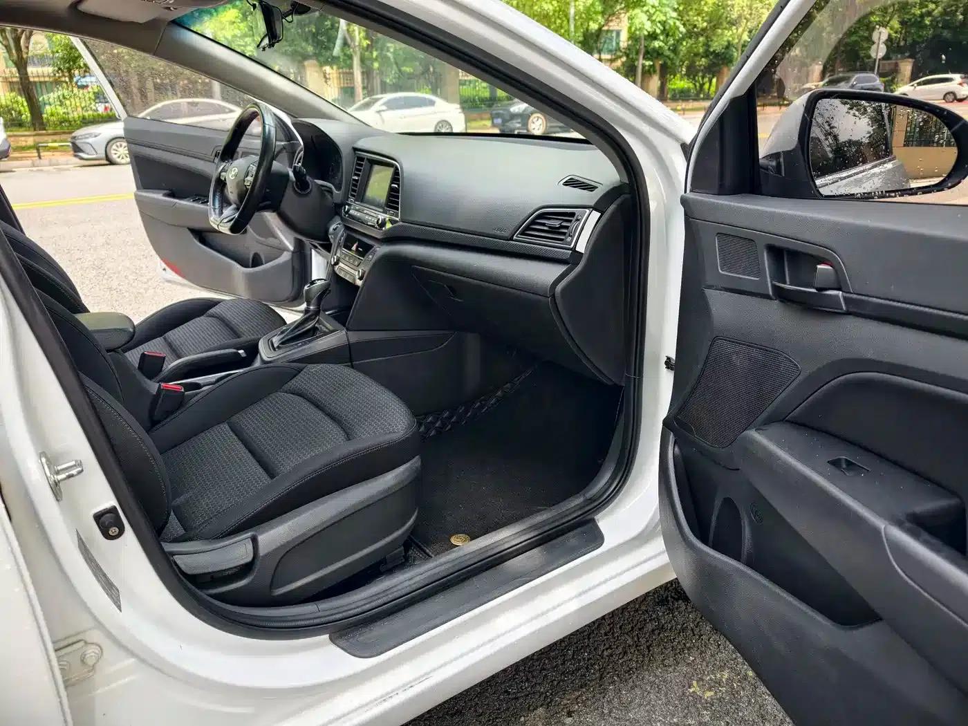 Hyundai Elantra 2018 1.4T Dual-Clutch Dynamic & Vitality Edition — миниатюра 5