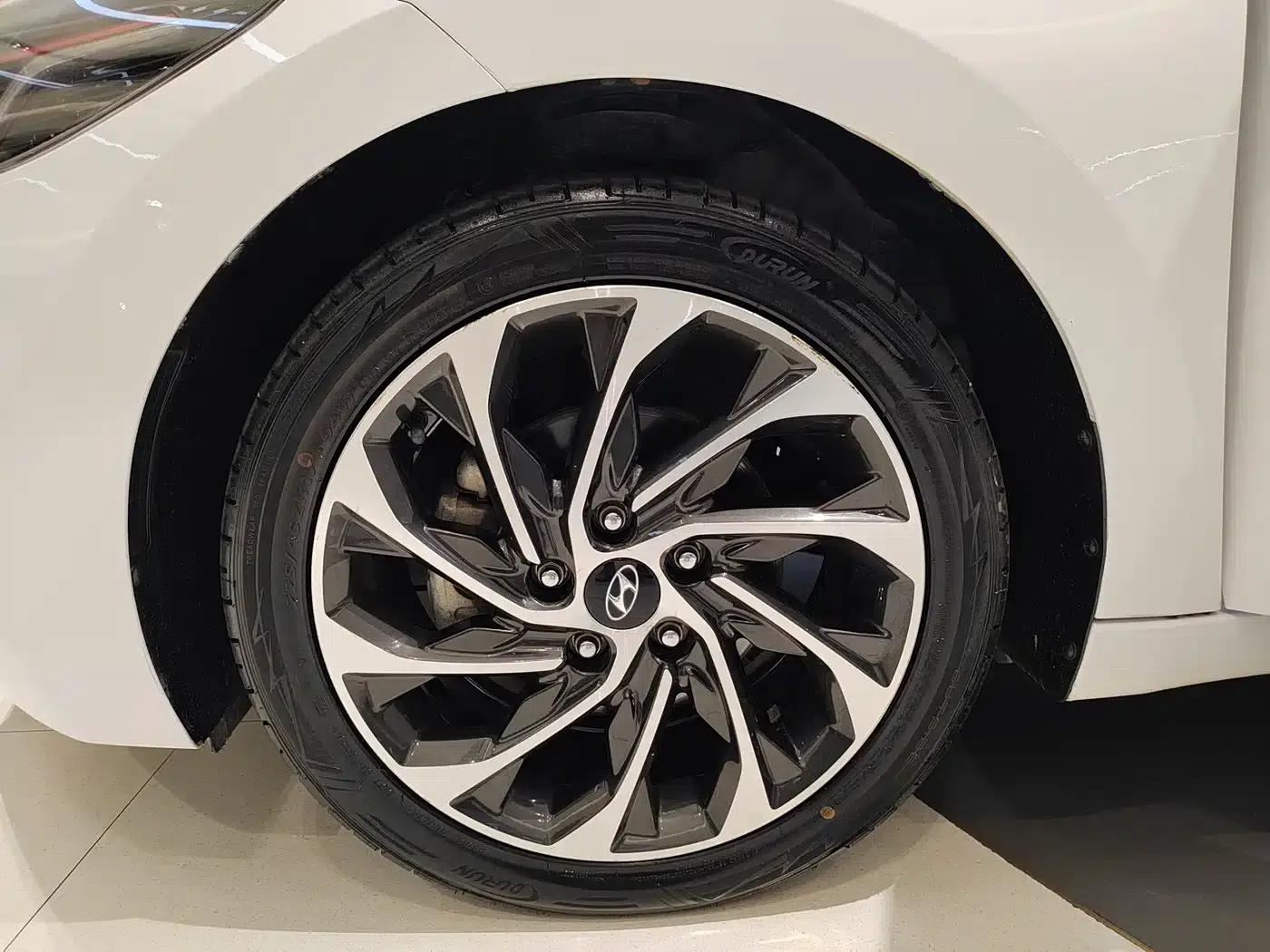 Hyundai Elantra 2020 1.5L CVT Smart Elite Edition — миниатюра 14