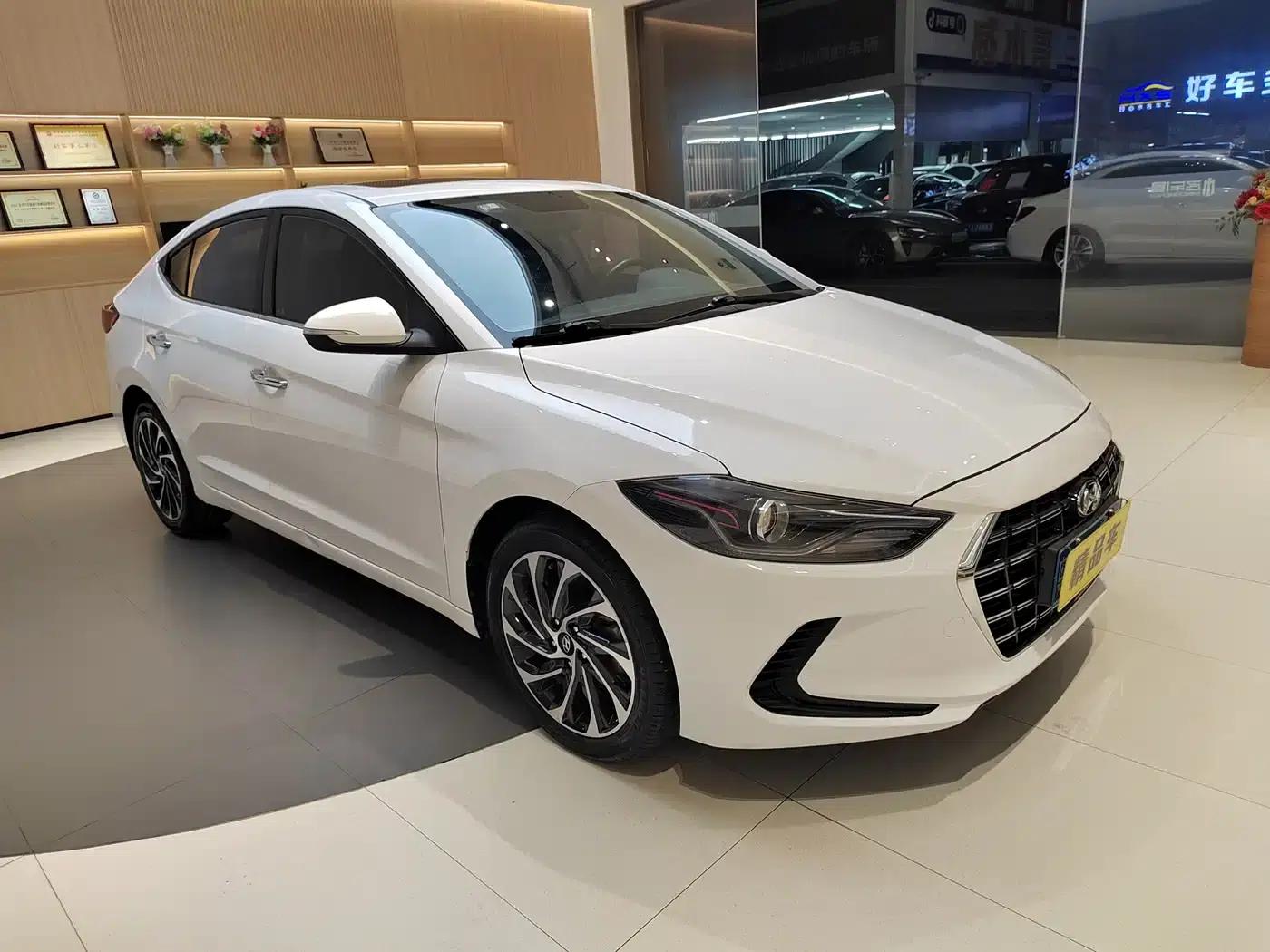 Hyundai Elantra 2020 1.5L CVT Smart Elite Edition — миниатюра 3