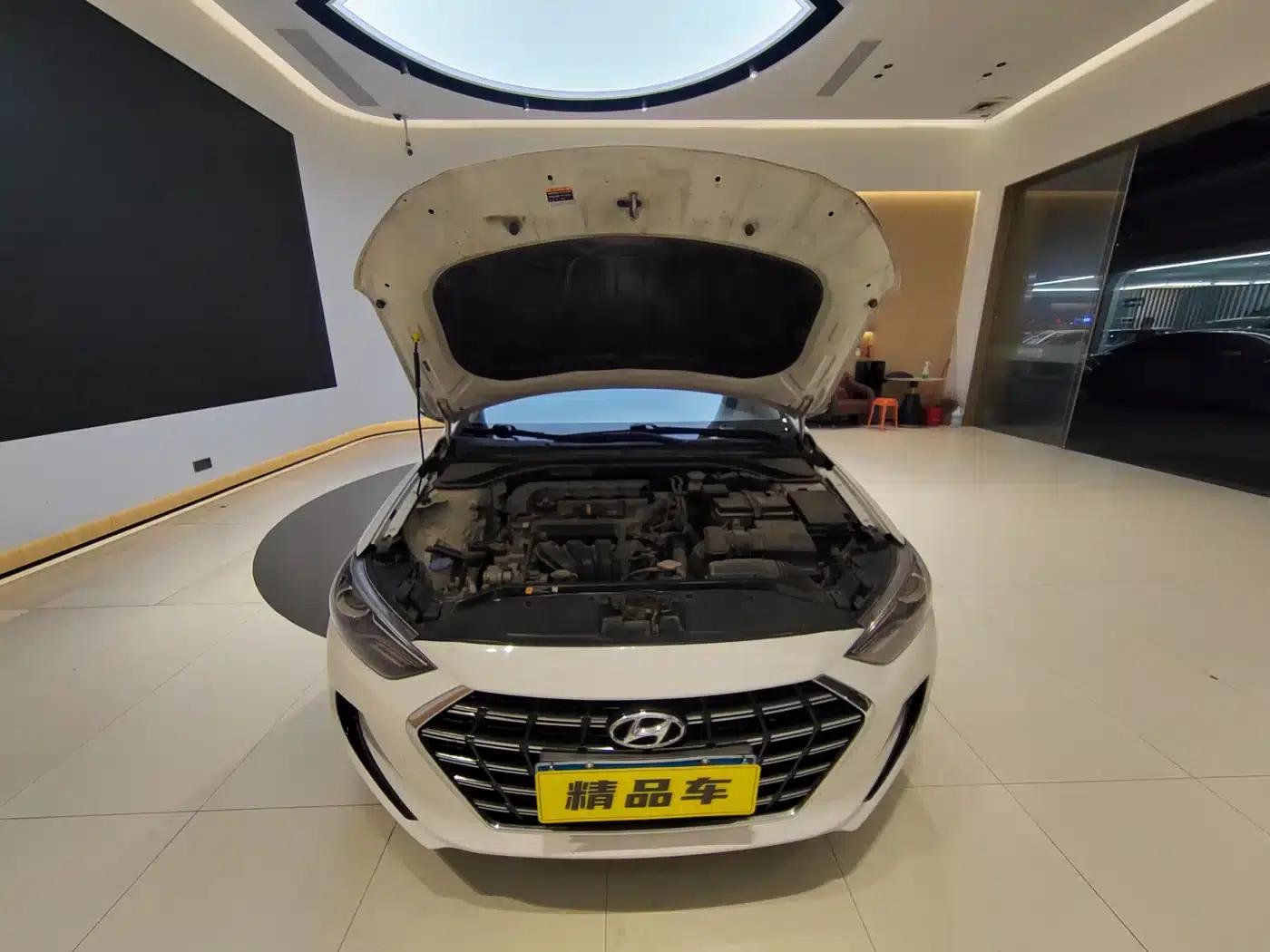 Hyundai Elantra 2020 1.5L CVT Smart Elite Edition — миниатюра 22