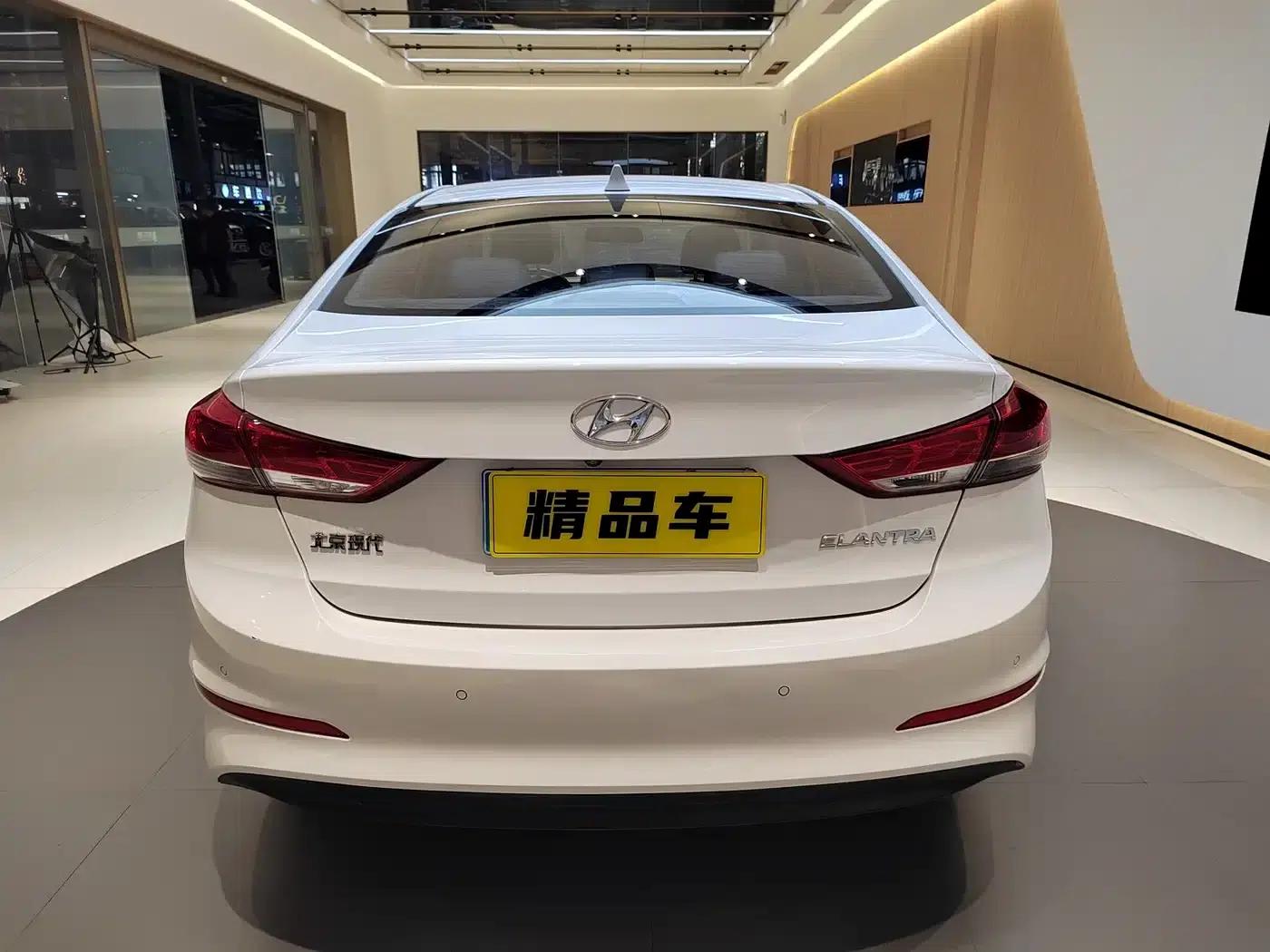 Hyundai Elantra 2020 1.5L CVT Smart Elite Edition — миниатюра 5