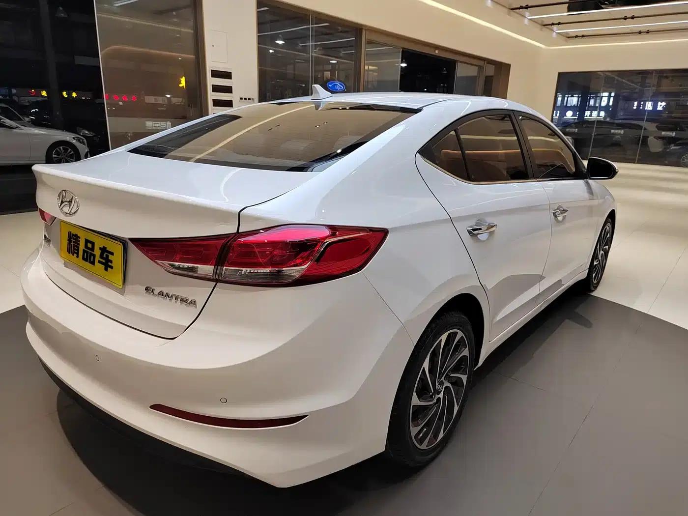 Hyundai Elantra 2020 1.5L CVT Smart Elite Edition — миниатюра 7