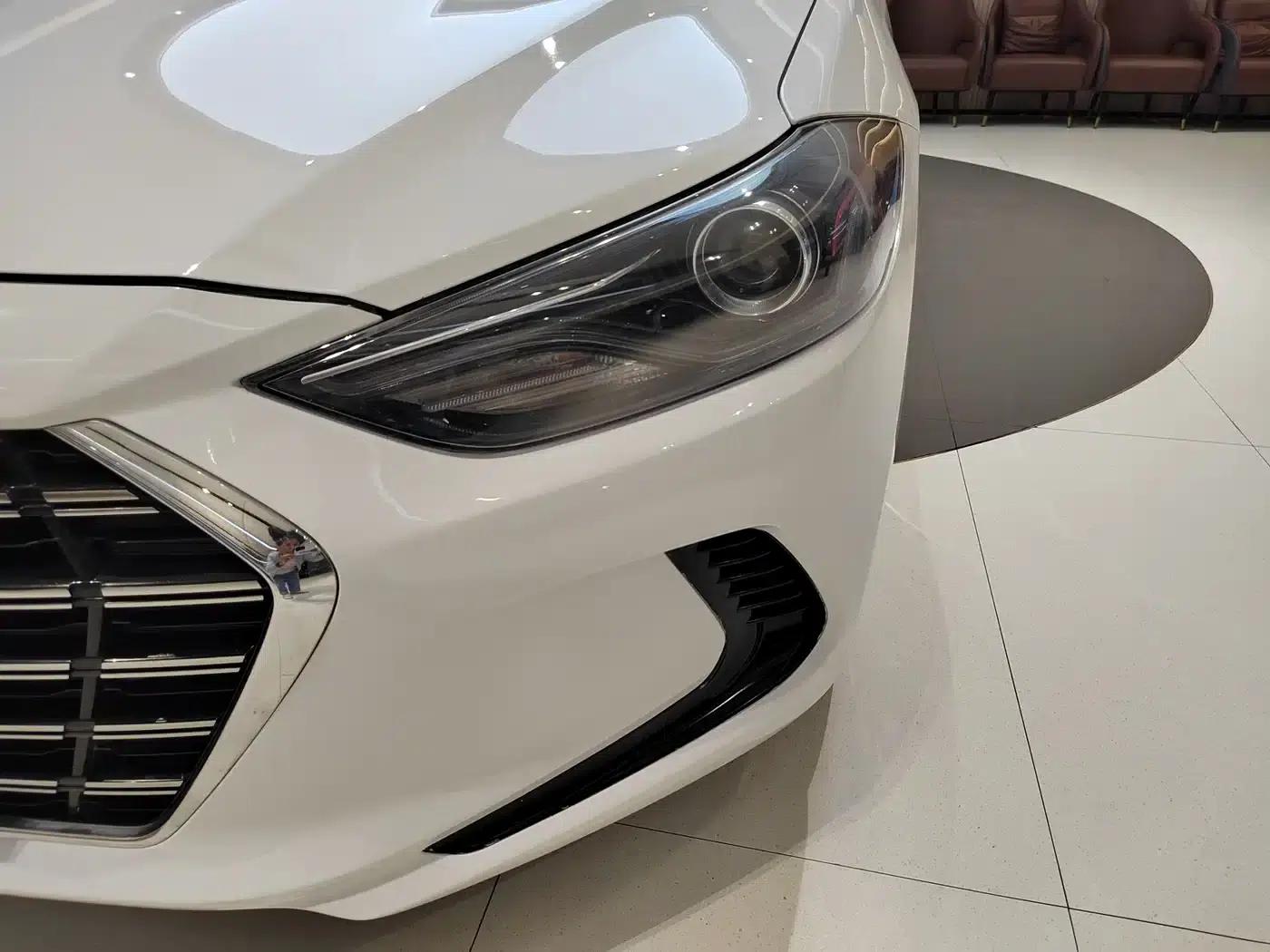 Hyundai Elantra 2020 1.5L CVT Smart Elite Edition — миниатюра 9