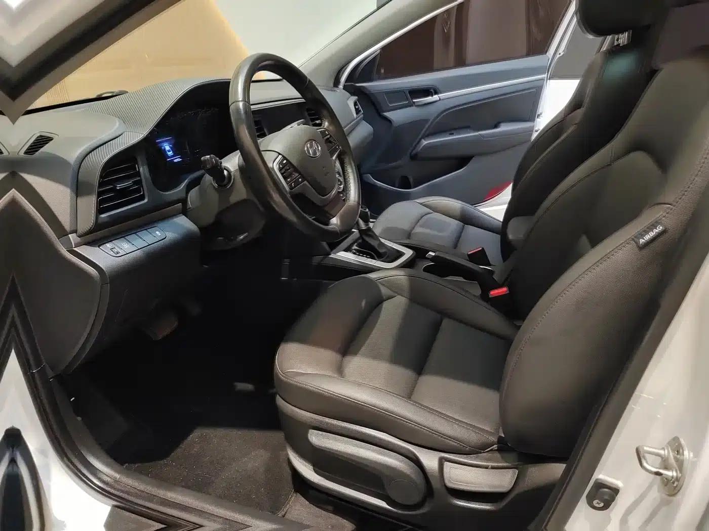 Hyundai Elantra 2020 1.5L CVT Smart Elite Edition — миниатюра 10
