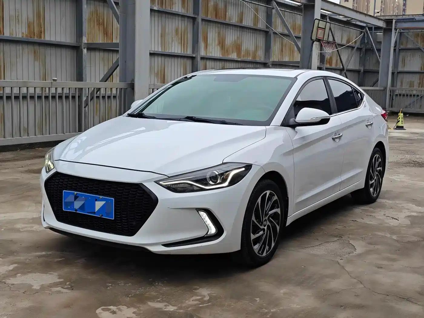 Hyundai Elantra 2020 1.4T Dual-Clutch Dynamic & Vitality Edition — миниатюра 1