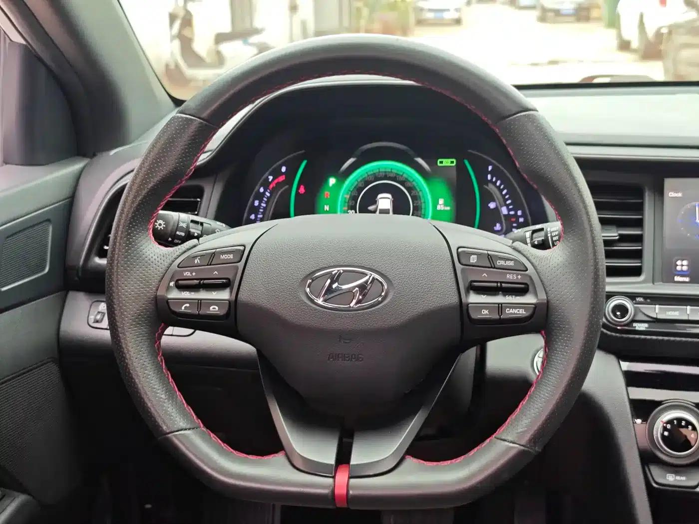 Hyundai Elantra 2020 1.4T Dual-Clutch Dynamic & Vitality Edition — миниатюра 13