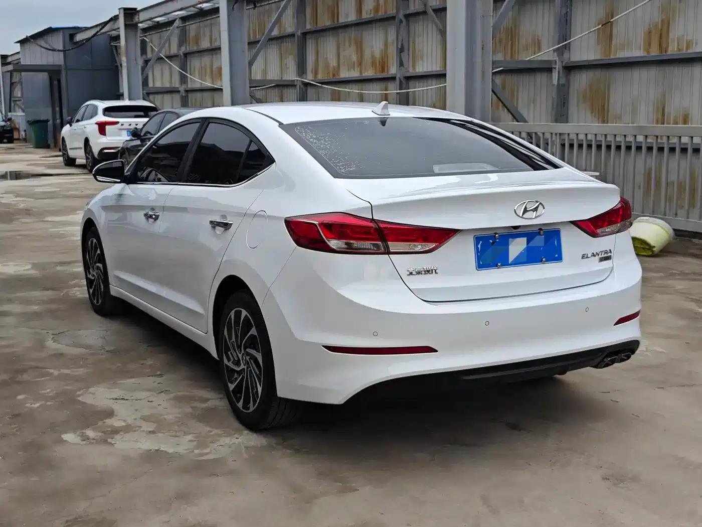Hyundai Elantra 2020 1.4T Dual-Clutch Dynamic & Vitality Edition — миниатюра 6