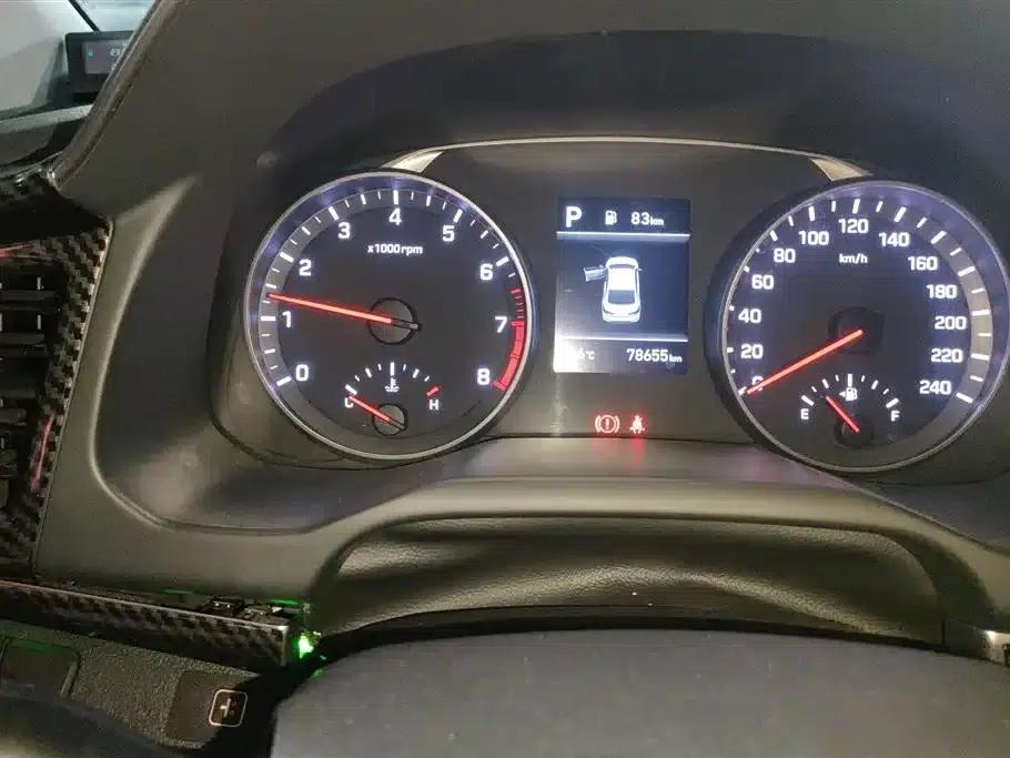 Hyundai Elantra 2019 1.5L CVT Smart Elite Edition — миниатюра 14