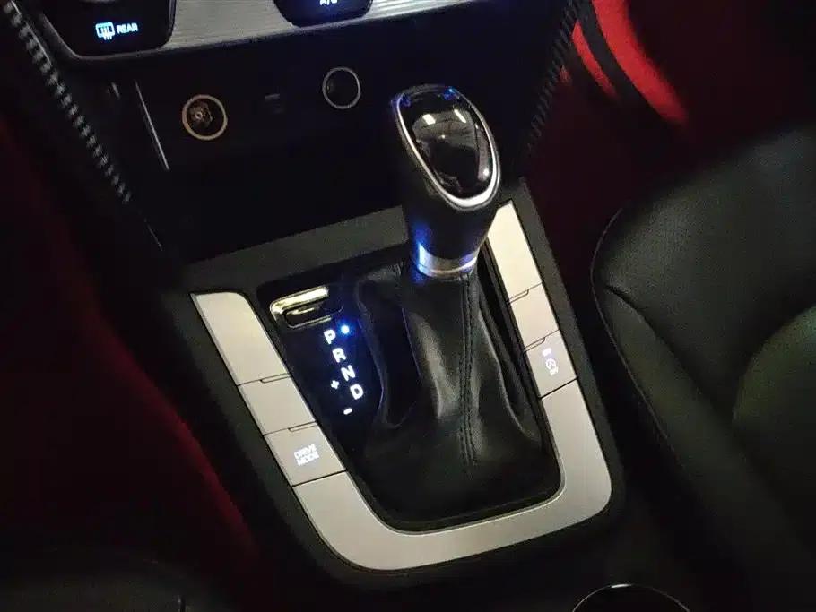 Hyundai Elantra 2019 1.5L CVT Smart Elite Edition — миниатюра 16