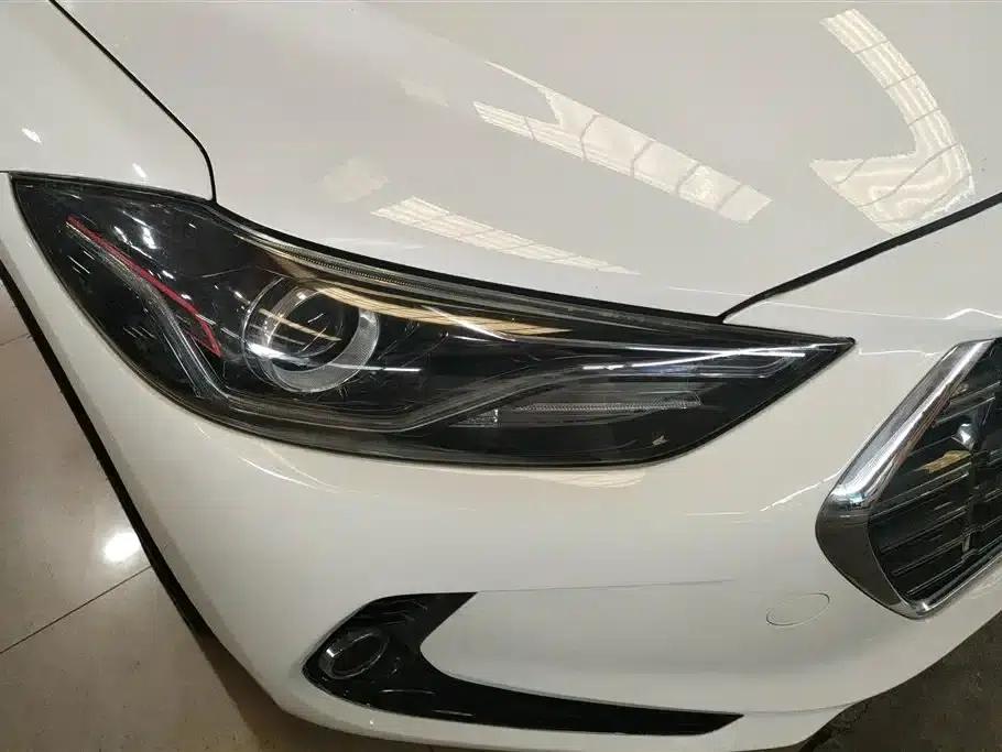 Hyundai Elantra 2019 1.5L CVT Smart Elite Edition — миниатюра 5