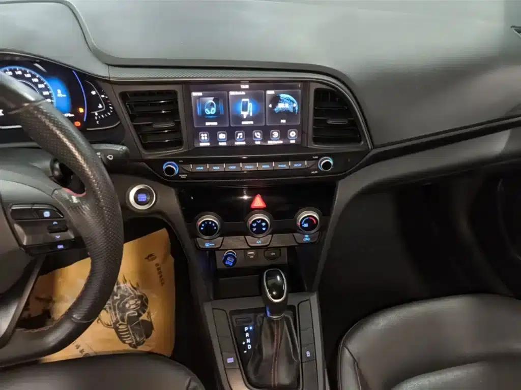 Hyundai Elantra 2020 1.4T Dual-Clutch Dynamic & Vitality Edition — миниатюра 13
