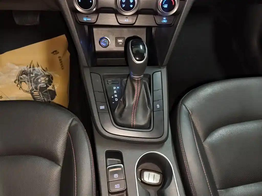 Hyundai Elantra 2020 1.4T Dual-Clutch Dynamic & Vitality Edition — миниатюра 14