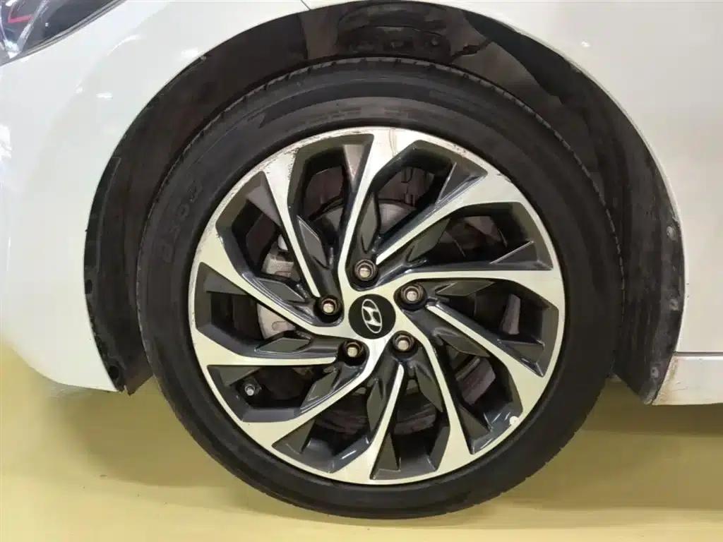 Hyundai Elantra 2020 1.4T Dual-Clutch Dynamic & Vitality Edition — миниатюра 23