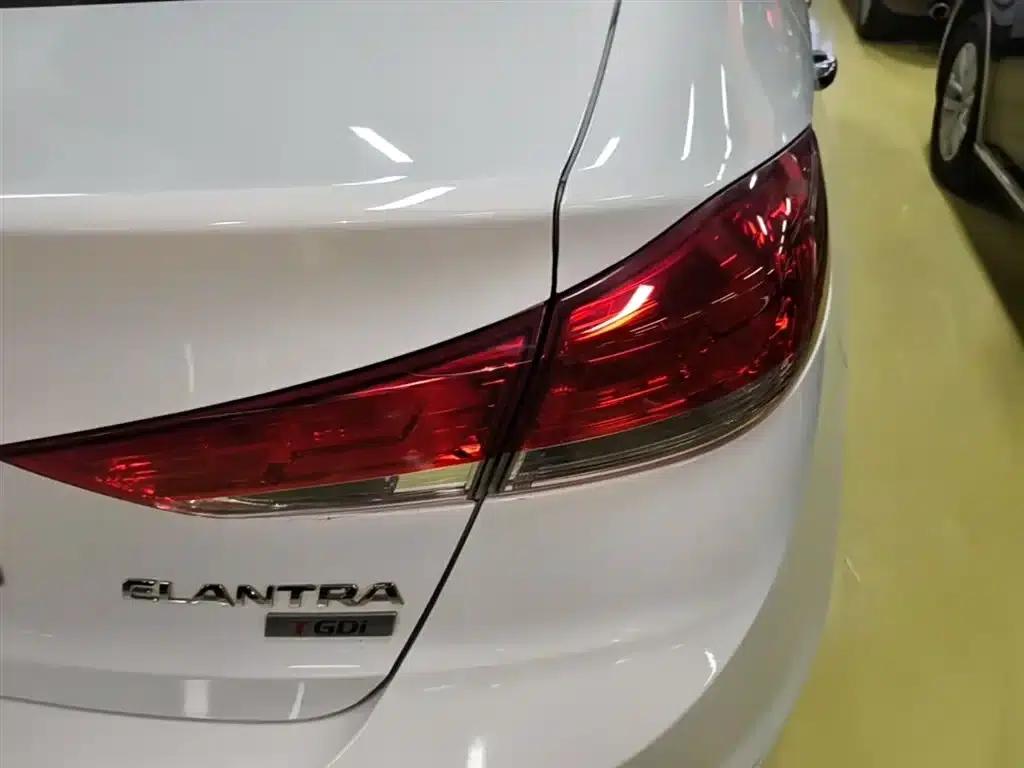 Hyundai Elantra 2020 1.4T Dual-Clutch Dynamic & Vitality Edition — миниатюра 8