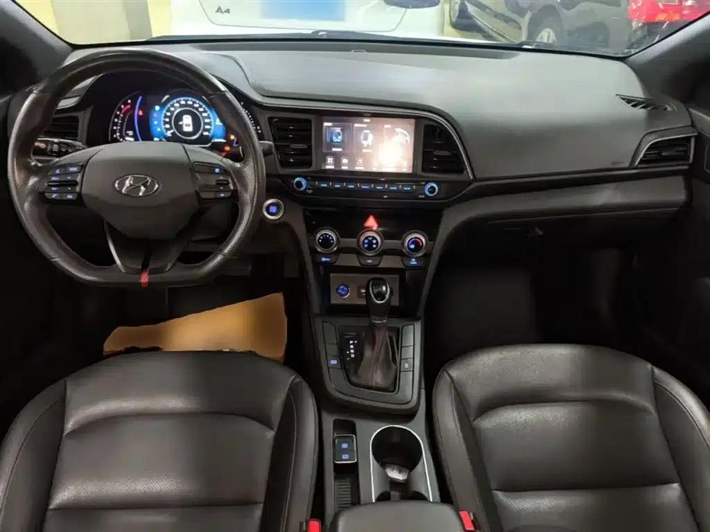 Hyundai Elantra 2020 1.4T Dual-Clutch Dynamic & Vitality Edition — миниатюра 10