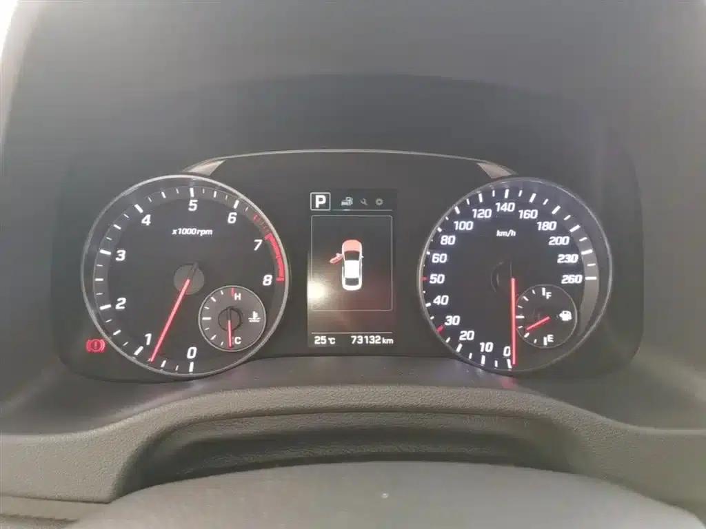Hyundai Elantra 2018 1.4T Dual-Clutch Dynamic & Vitality Edition — миниатюра 12