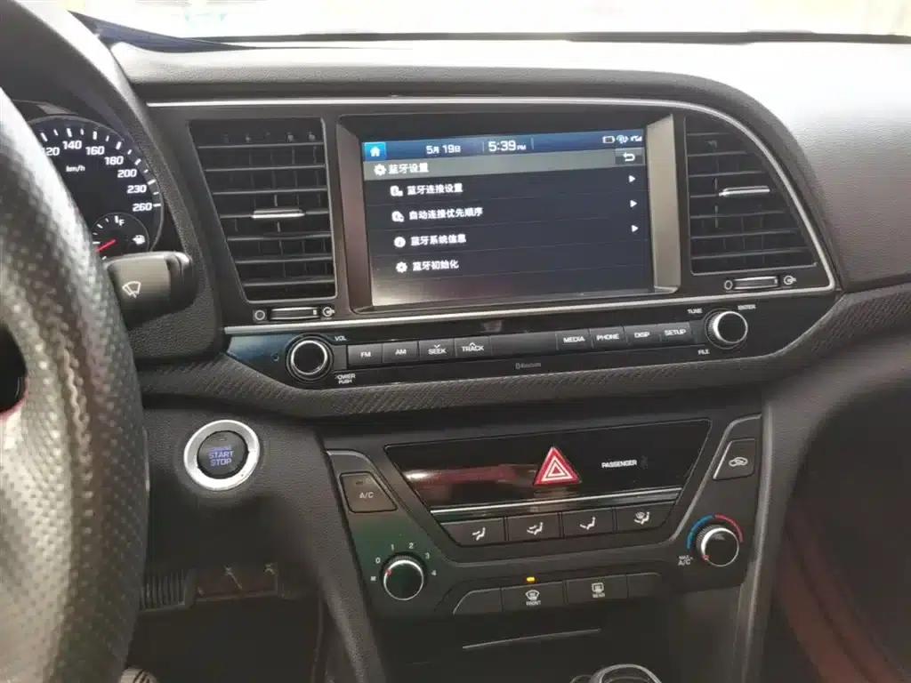 Hyundai Elantra 2018 1.4T Dual-Clutch Dynamic & Vitality Edition — миниатюра 13