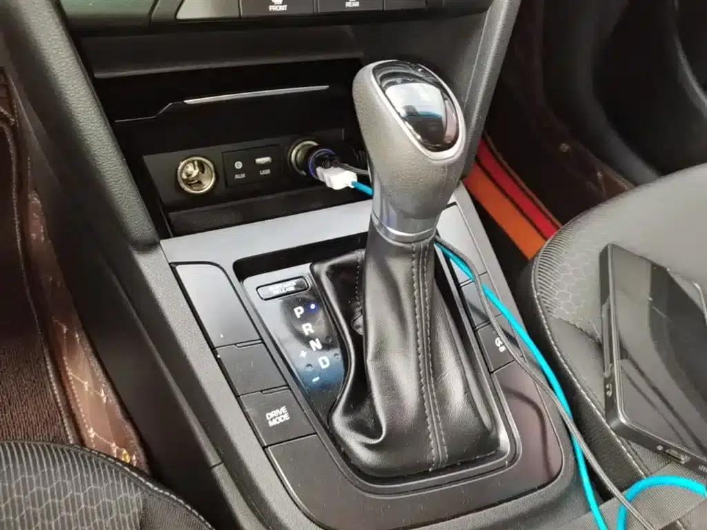 Hyundai Elantra 2018 1.4T Dual-Clutch Dynamic & Vitality Edition — миниатюра 14