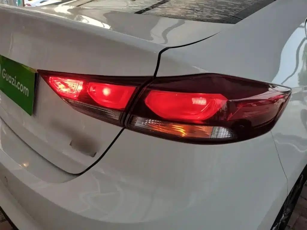 Hyundai Elantra 2018 1.4T Dual-Clutch Dynamic & Vitality Edition — миниатюра 8