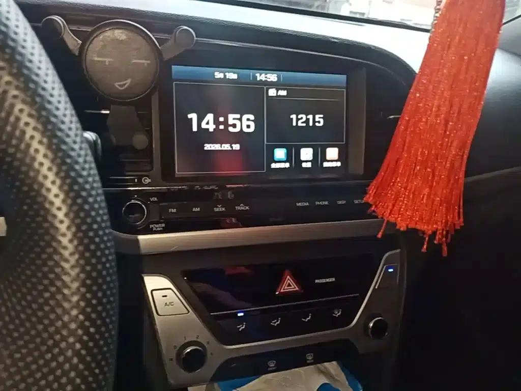 Hyundai Elantra 2016 1.6L Automatic Smart Elite Edition — миниатюра 13