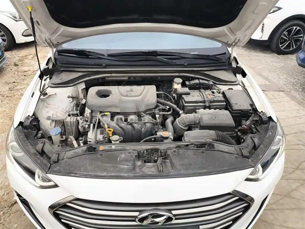 Hyundai Elantra 2018 1.6L Automatic 15th Anniversary Special Edition — миниатюра 16