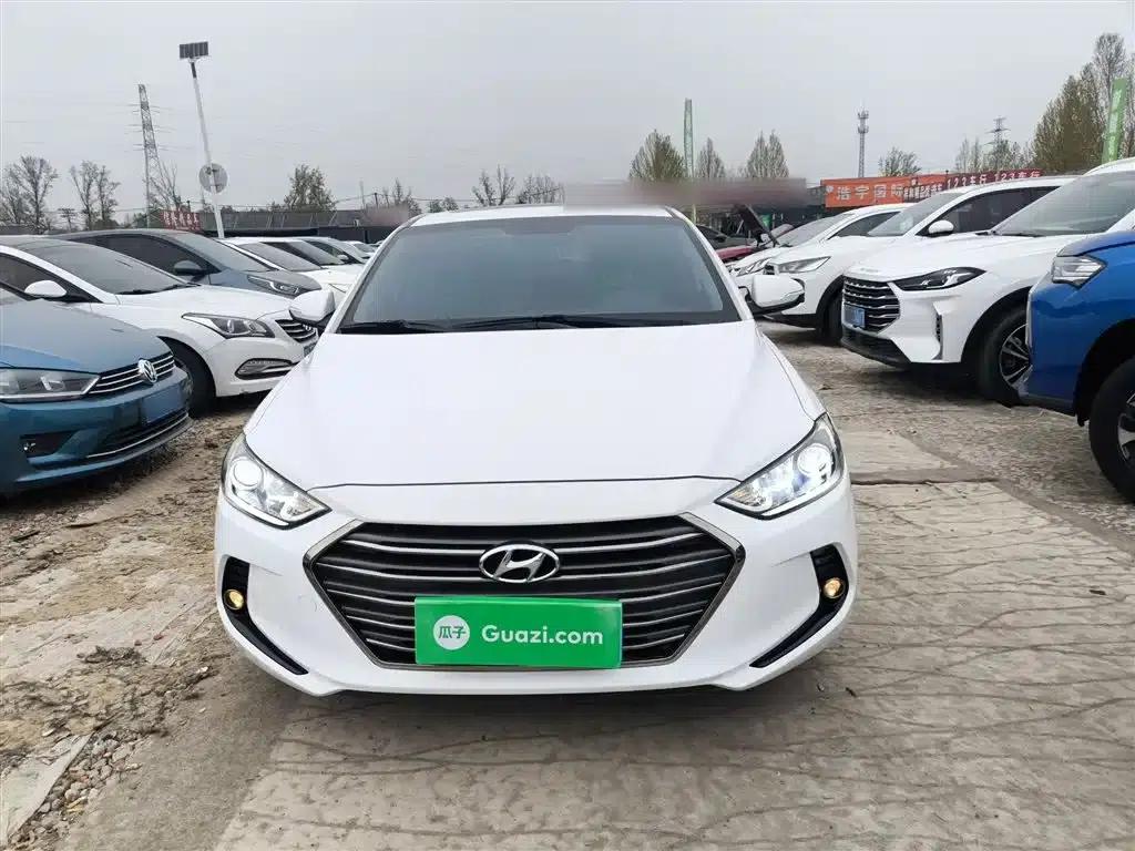 Hyundai Elantra 2018 1.6L Automatic 15th Anniversary Special Edition — миниатюра 3