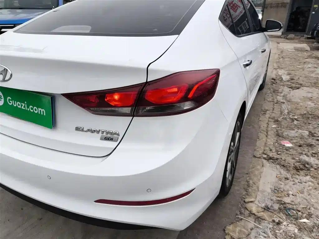 Hyundai Elantra 2018 1.6L Automatic 15th Anniversary Special Edition — миниатюра 24