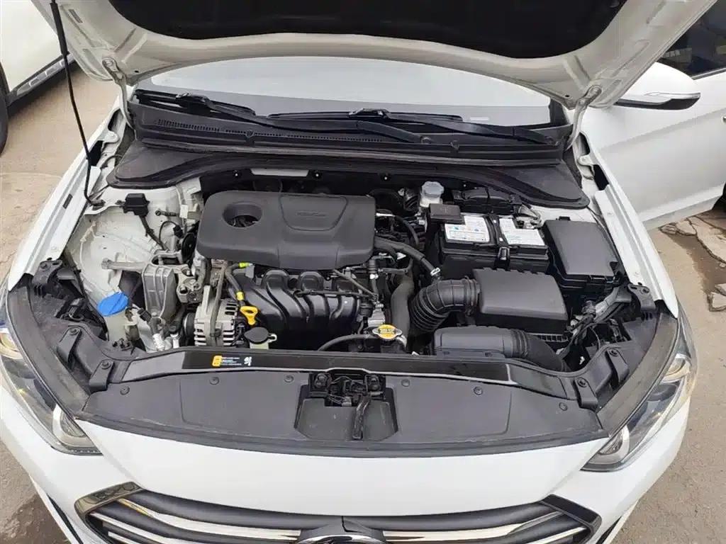Hyundai Elantra 2016 1.6L Automatic Smart Elite Edition — миниатюра 20