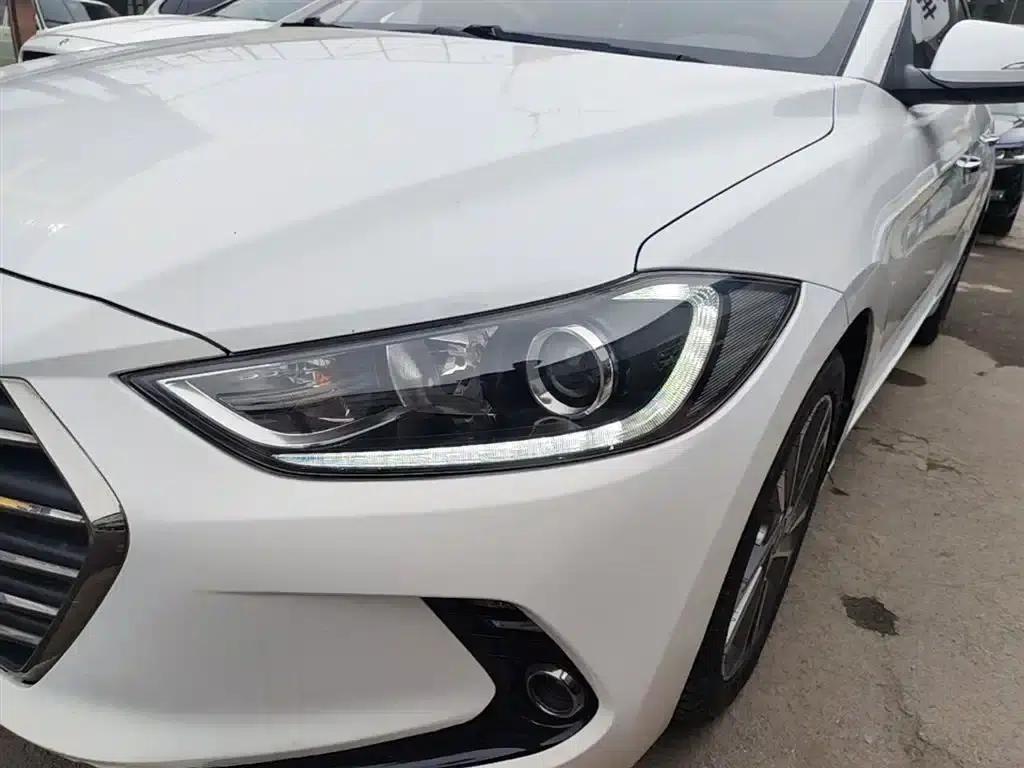 Hyundai Elantra 2016 1.6L Automatic Smart Elite Edition — миниатюра 24