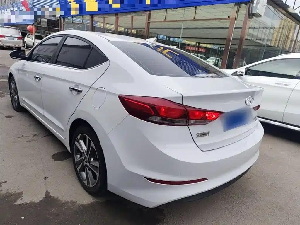 Hyundai Elantra 2016 1.6L Automatic Smart Elite Edition — миниатюра 5