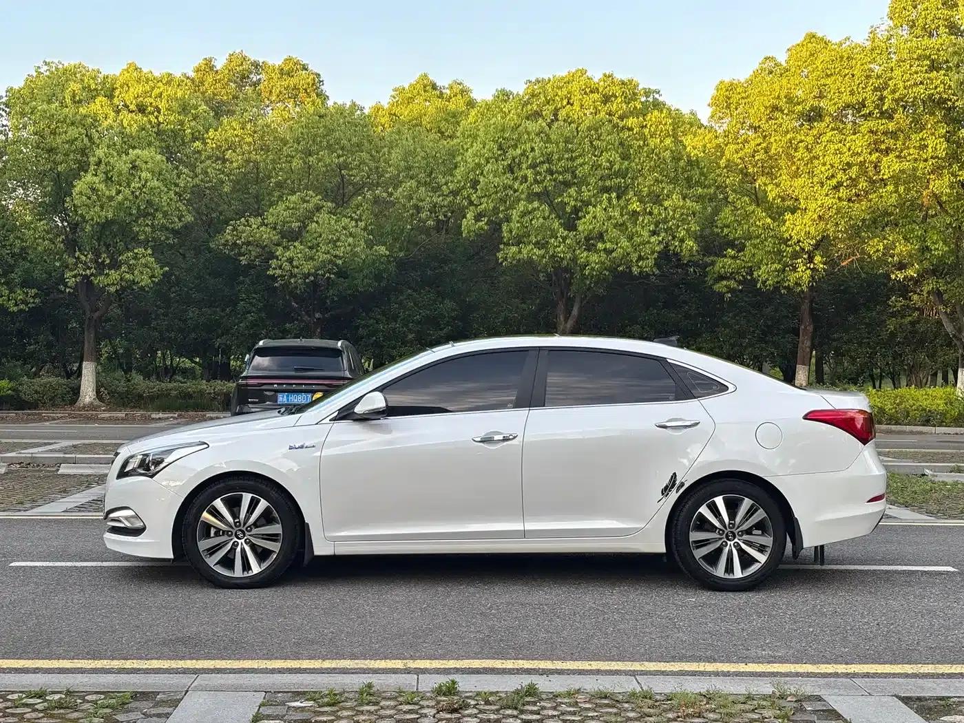 Hyundai Mistra 2016 1.6T Automatic Intelligent GLS — миниатюра 4