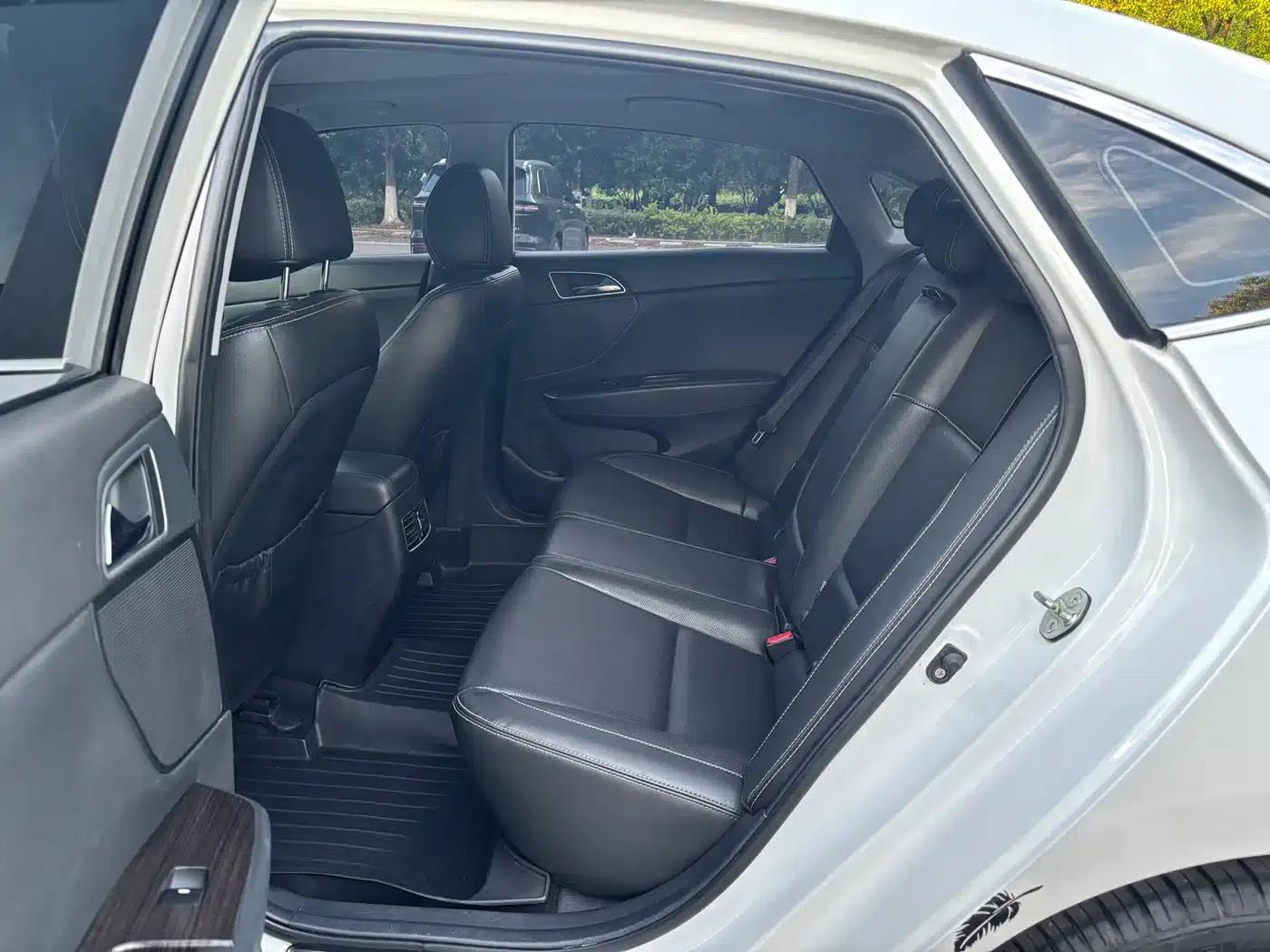 Hyundai Mistra 2016 1.6T Automatic Intelligent GLS — миниатюра 10