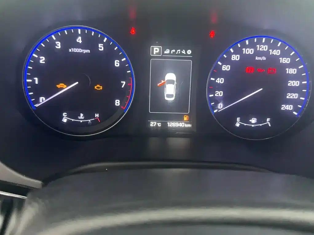 Hyundai Mistra 2016 1.8L Automatic Premium DLX — миниатюра 12