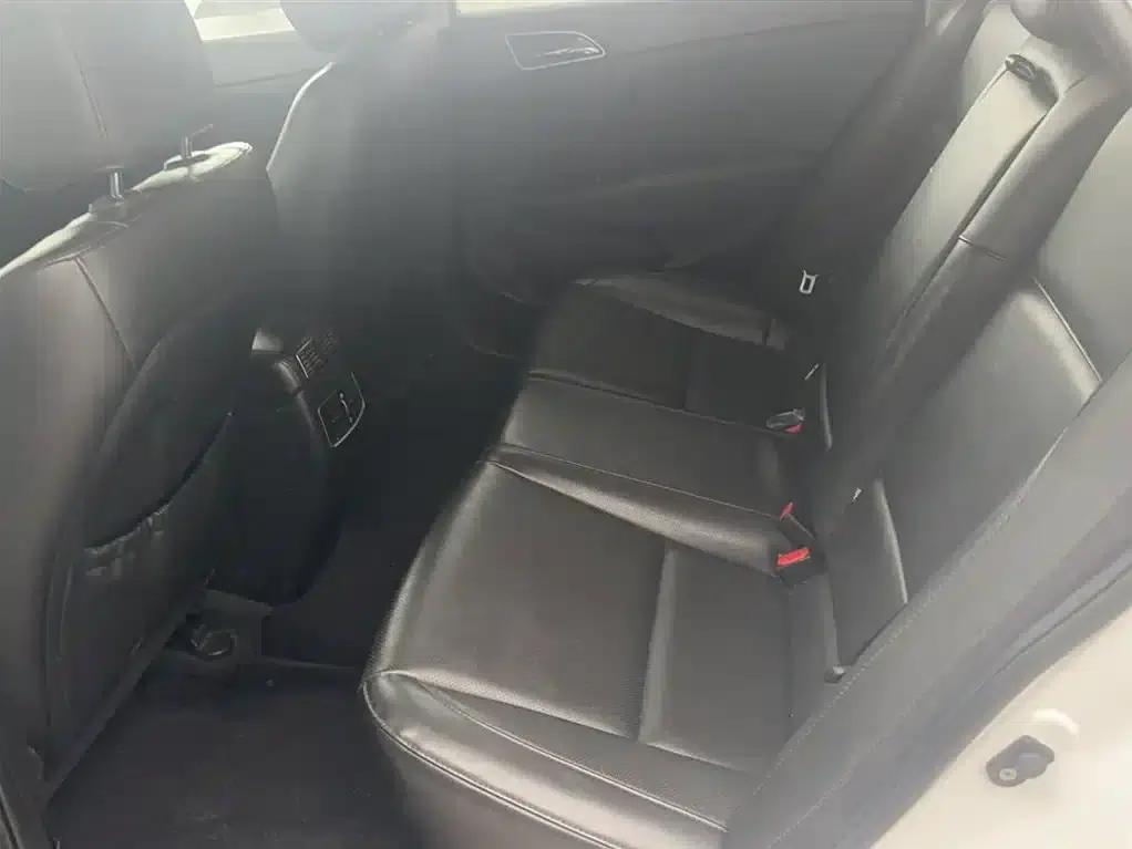 Hyundai Mistra 2016 1.8L Automatic Premium DLX — миниатюра 8
