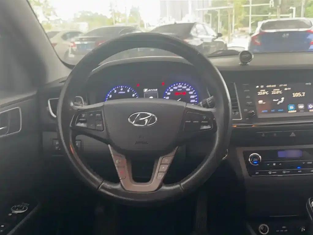 Hyundai Mistra 2016 1.8L Automatic Premium DLX — миниатюра 10