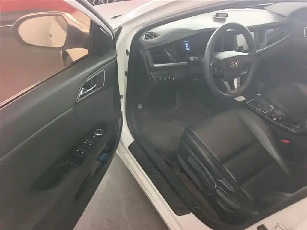 Hyundai Mistra 2017 1.8L Automatic Intelligent GLS (National V Emission Standard) — миниатюра 16