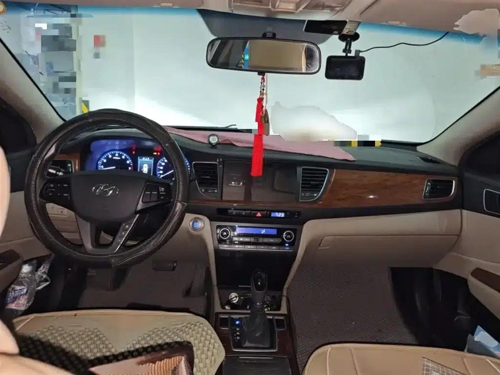 2014 Mistra 1.8L Automatic Premium DLX — миниатюра 13