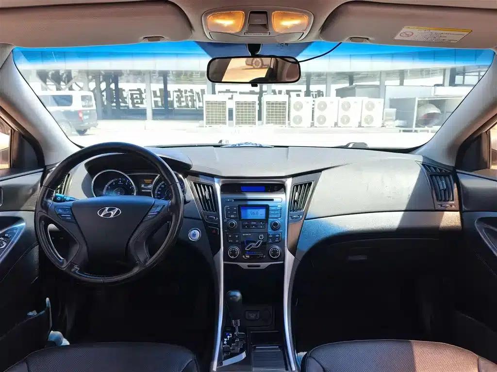 Sonata 2013 2.0L Automatic Premium Edition — миниатюра 13