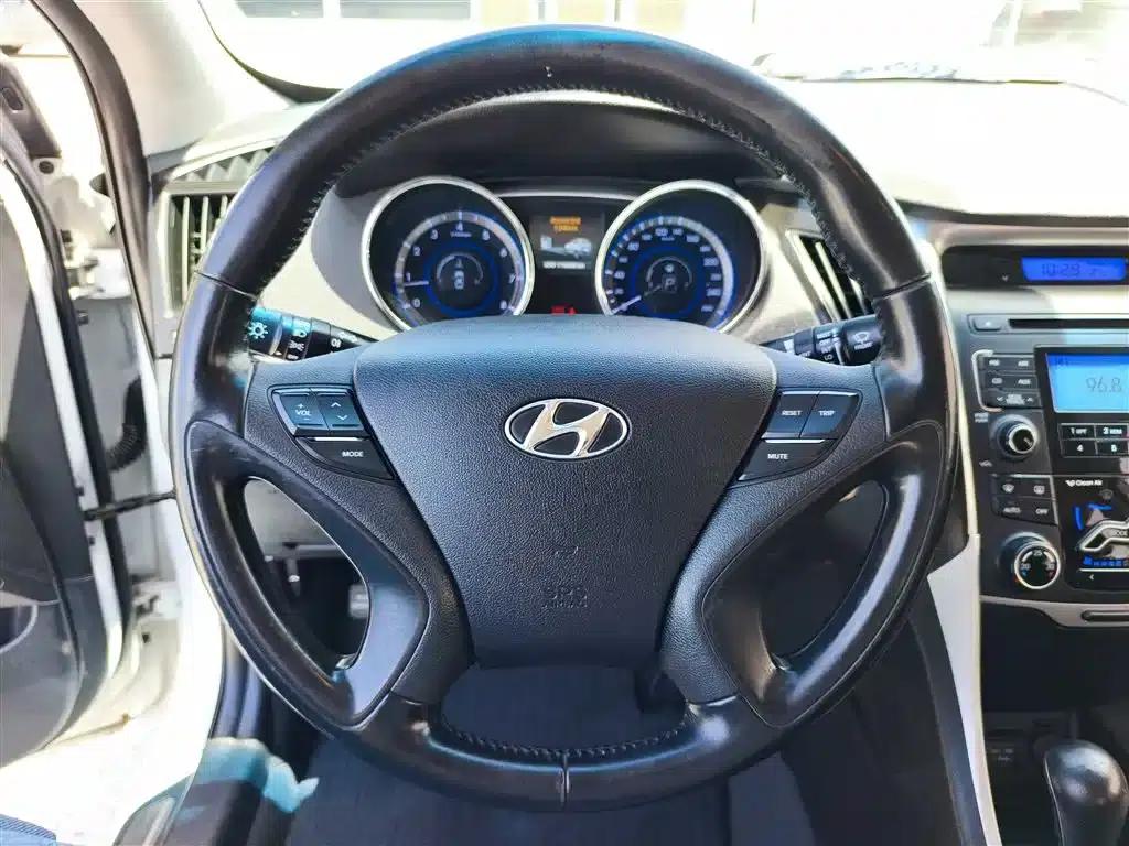 Sonata 2013 2.0L Automatic Premium Edition — миниатюра 17