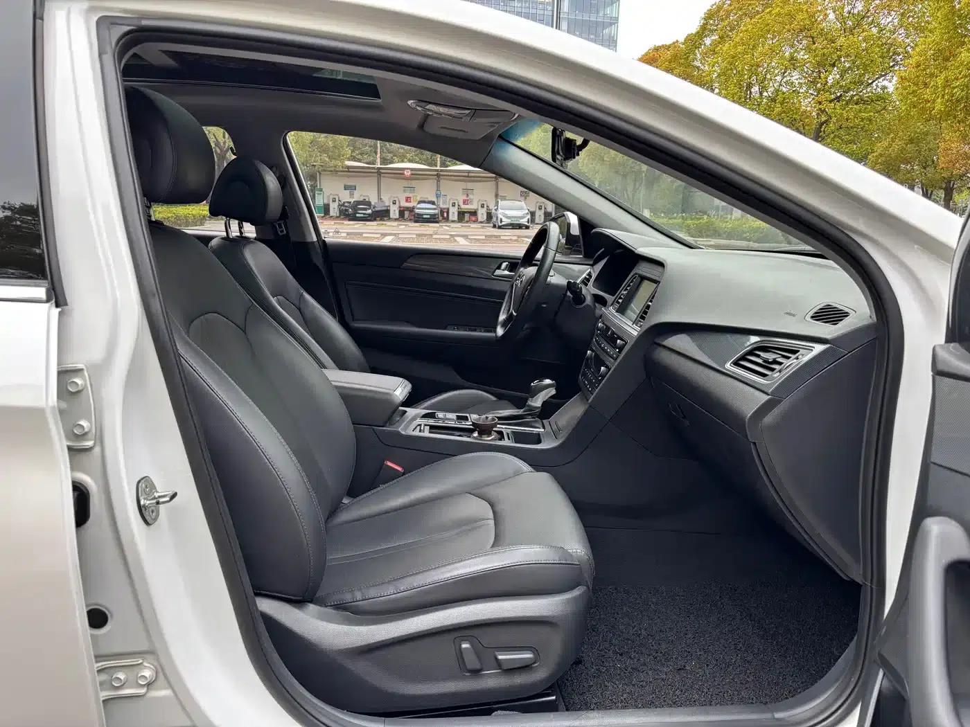 Sonata 2017 2.4L DLX Premium — миниатюра 10