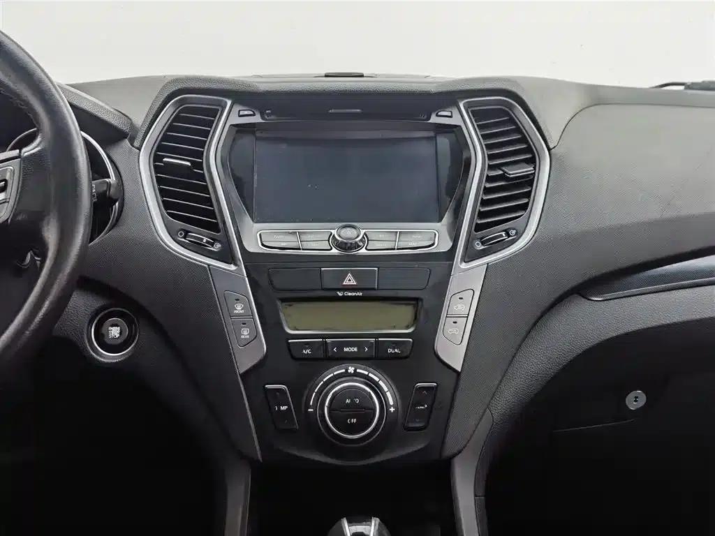 Santa Fe 2013 2.4L Automatic 4WD Intelligent Model — миниатюра 12