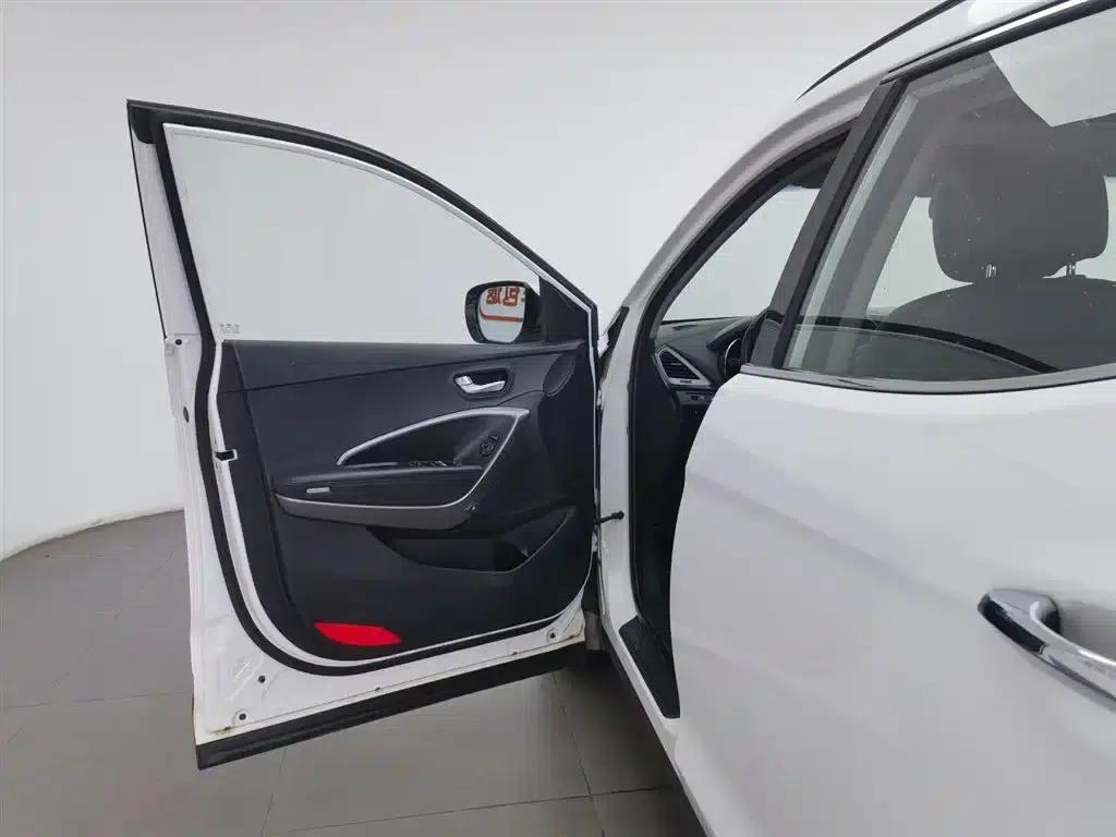 Santa Fe 2013 2.4L Automatic 4WD Intelligent Model — миниатюра 8