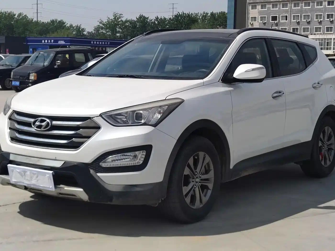 Santa Fe 2013 2.4L Automatic 2WD Smart Edition — миниатюра 1
