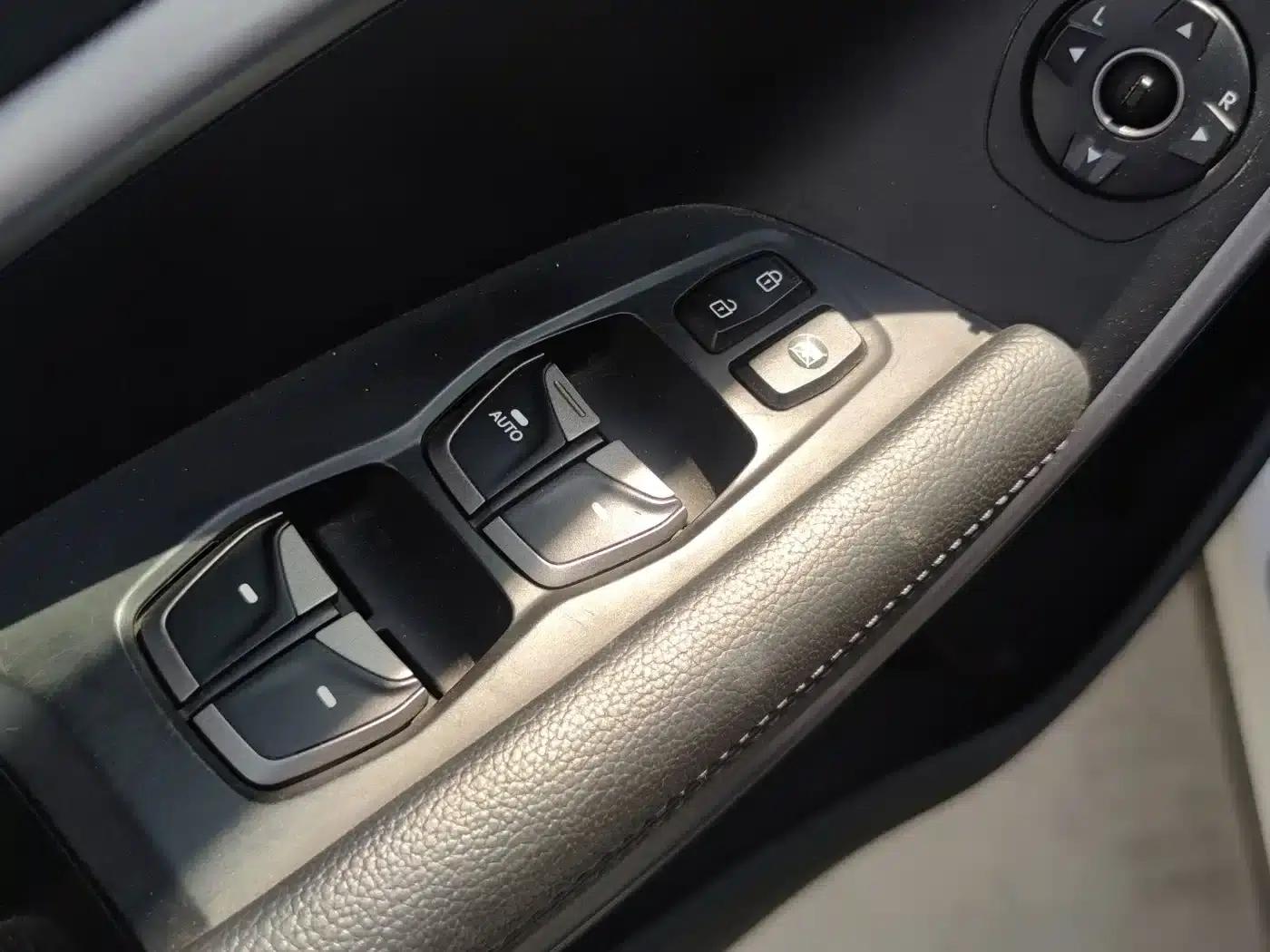 Santa Fe 2013 2.4L Automatic 2WD Smart Edition — миниатюра 10